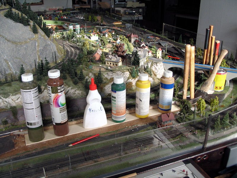 &quot;Spezialwerkzeug&quot; zum Trassenkleben.