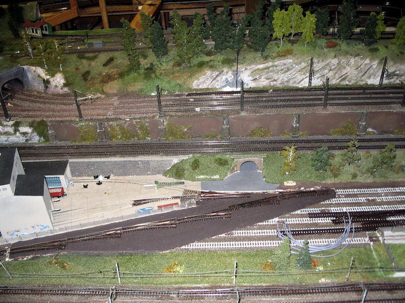 Verlegung der aufgearbeiteten Weichen West.