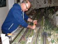 Entfernen der alten Gleisbettung.