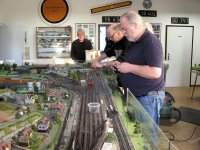 Das &quot;dynamische Duo&quot; bei der Gleisneuverlegung.