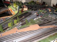 Neue Korkbettung für die Weichenstraße Nord.