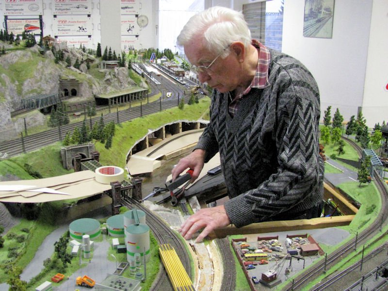 Weitere Geländeöffnung für die neue Trasse