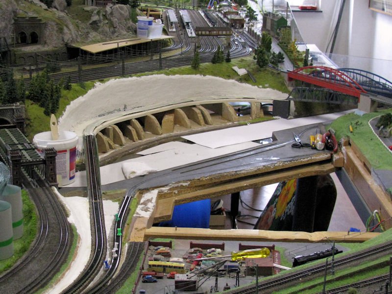 Noch fehlt der untere Geländeabschluß